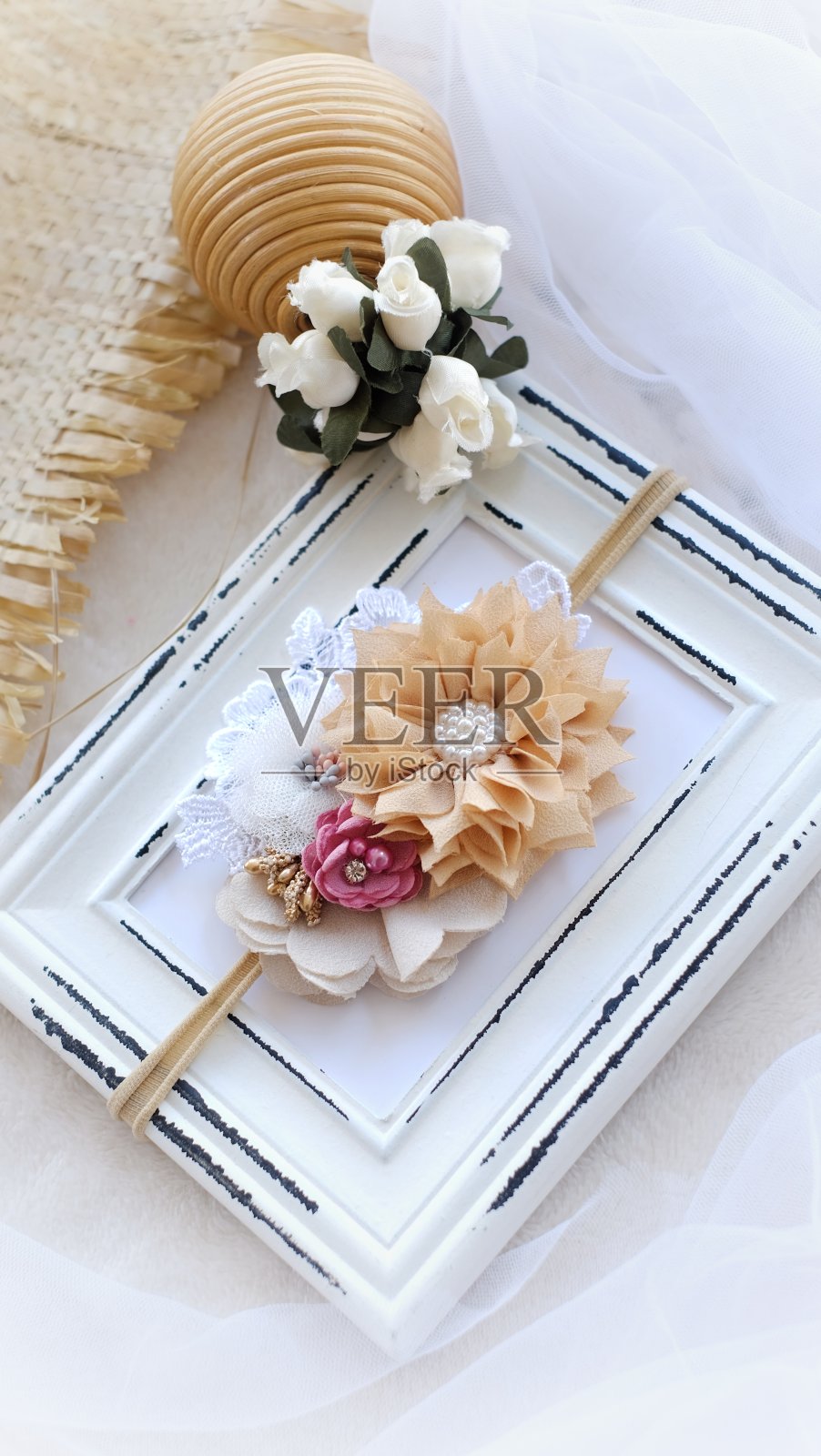 花束由布料制成,布料质地,可作为发饰、装饰和点缀照片摄影图片