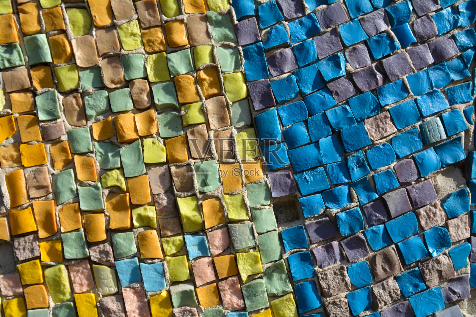 墙上五颜六色的马赛克照片摄影图片
