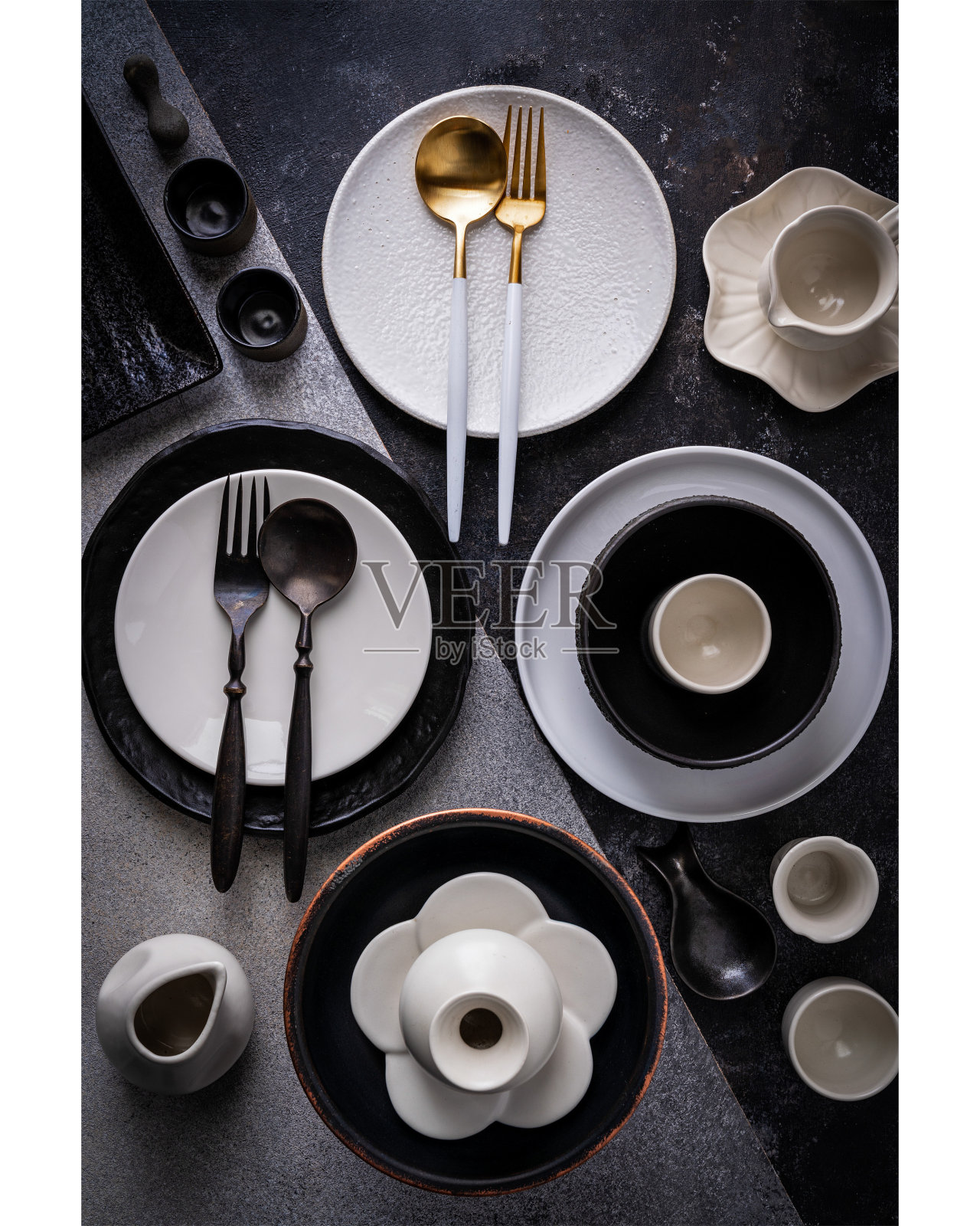 漂亮的黑白盘子的安排照片摄影图片