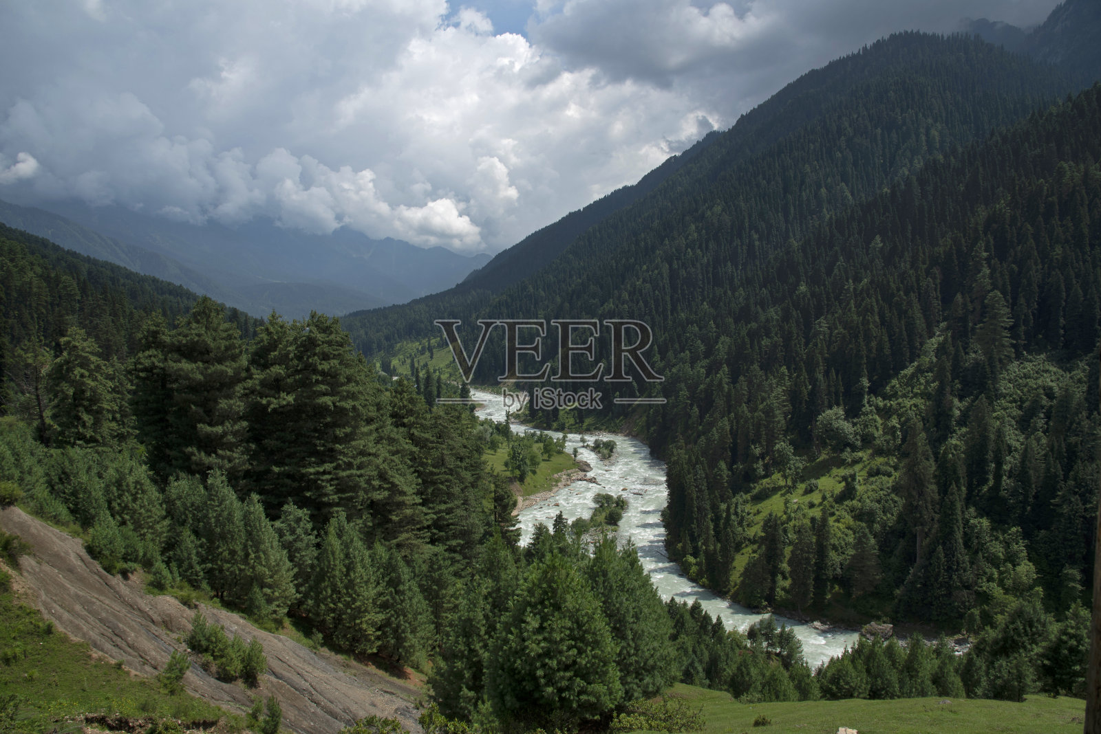 阿鲁山谷,查谟克什米尔,印度照片摄影图片