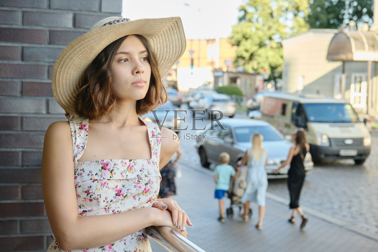 有吸引力的年轻女子照片摄影图片