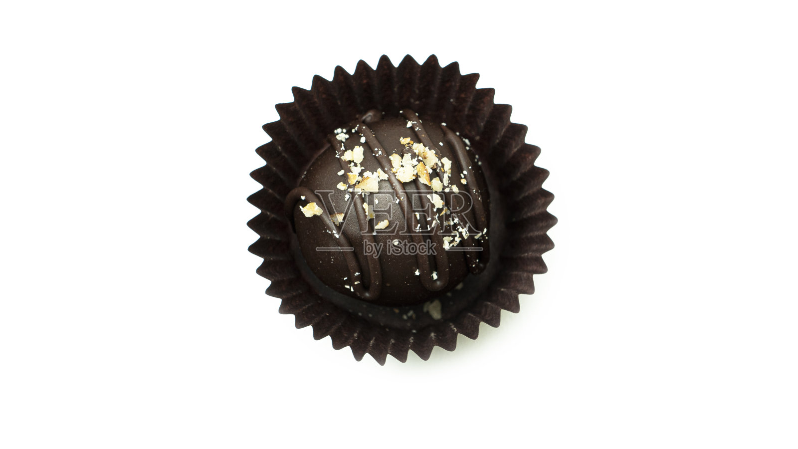 美味,圆形,巧克力糖果包装与坚果在白色的背景照片摄影图片