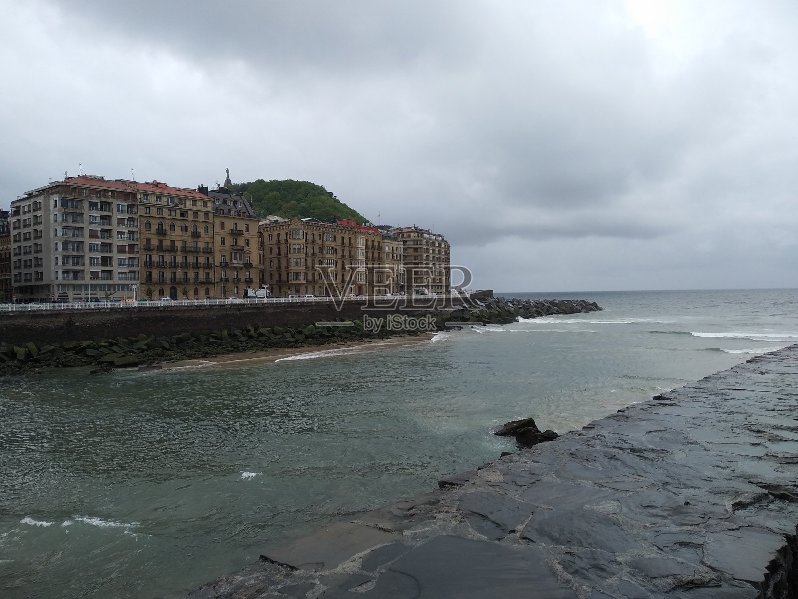 这条河直接流入大海照片摄影图片