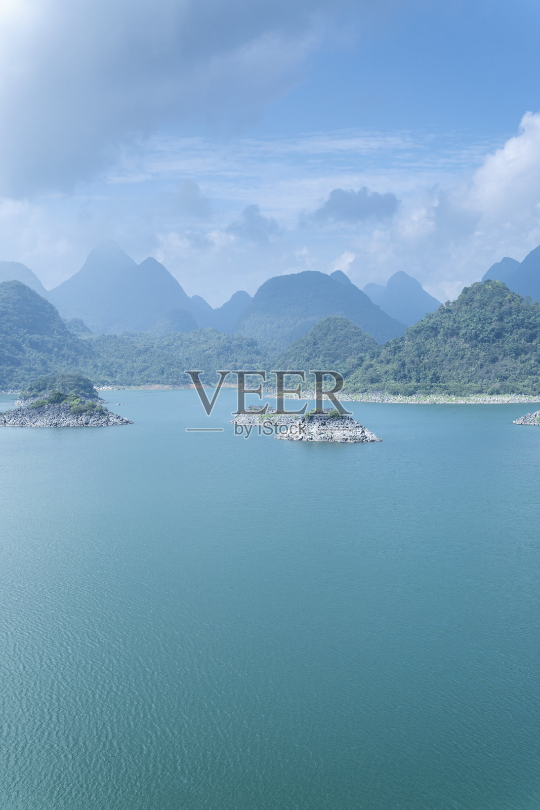 湖边的景色很美照片摄影图片