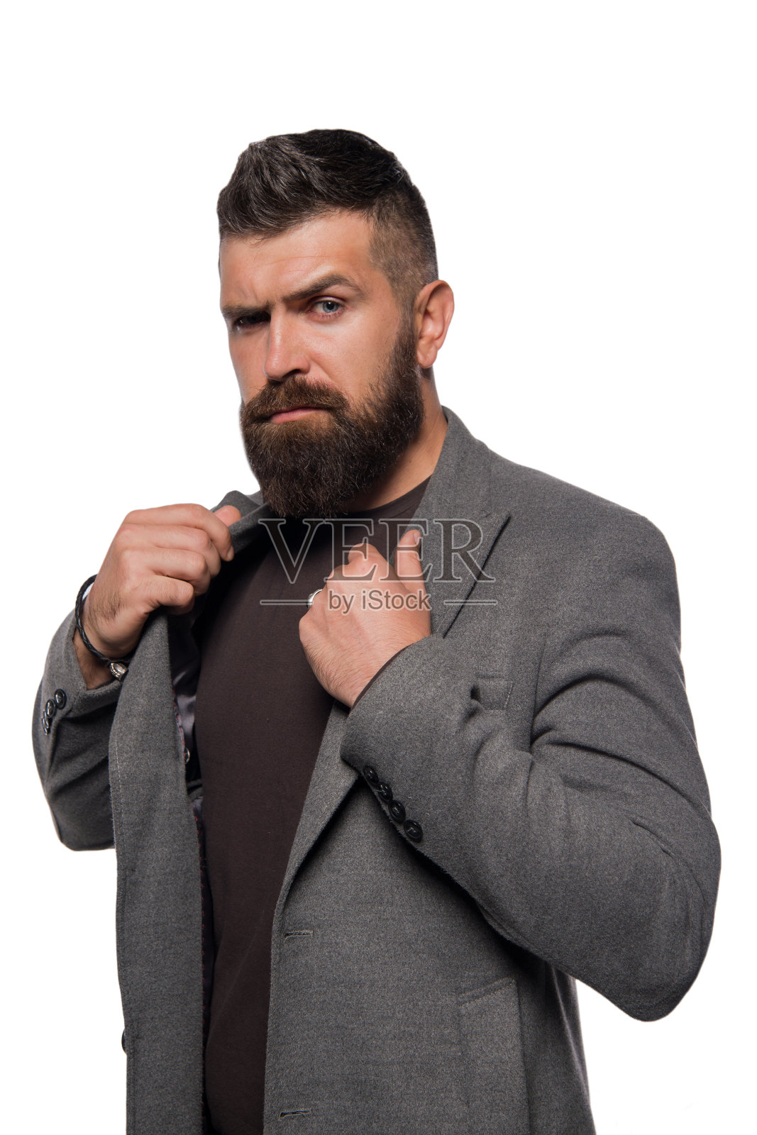 时尚的外观。头发和胡须护理。男理发师护理。有胡子的成熟潮人。美髯公。自信和英俊的野蛮人。刮胡子后感觉清爽。享受清晨功课照片摄影图片