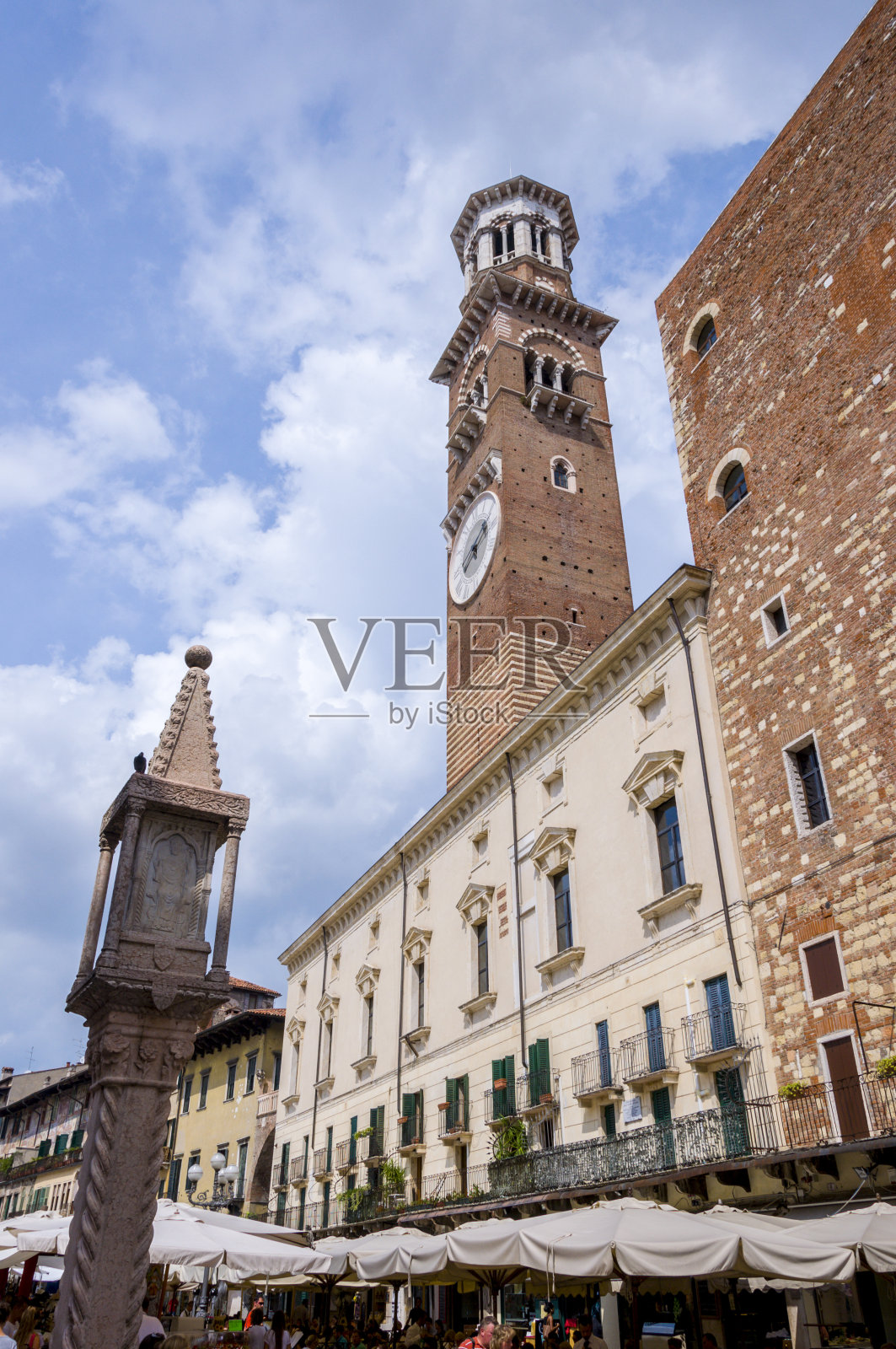 意大利维罗纳的Lamberti钟楼照片摄影图片
