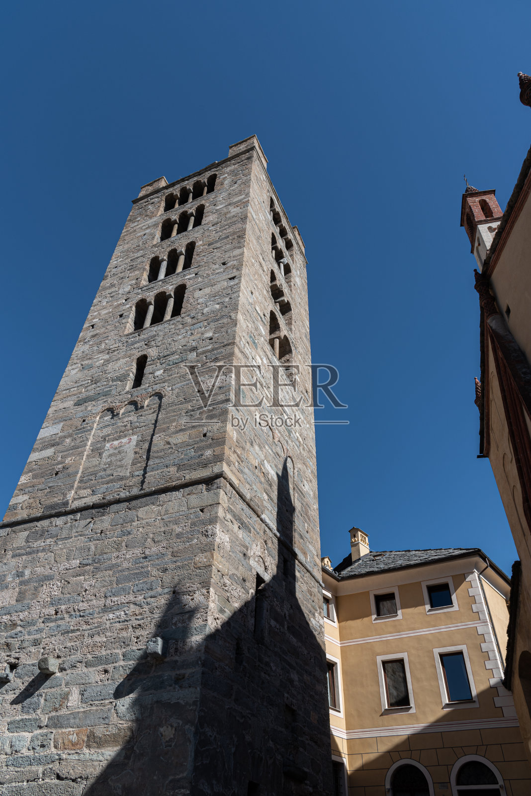 奥斯塔,意大利。桑蒂西米·彼得罗和奥尔索联合教堂照片摄影图片