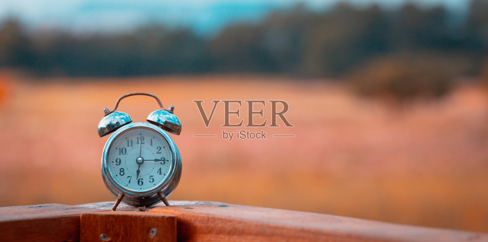 旧闹钟照片摄影图片