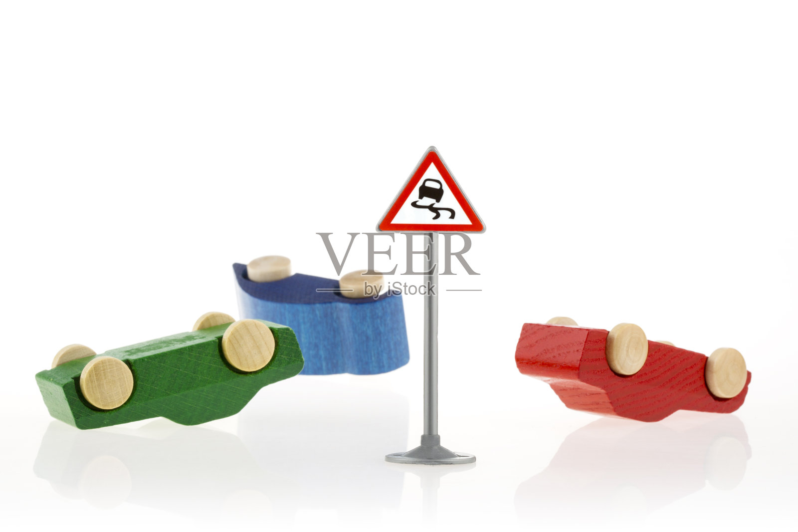 路标-湿的时候很滑照片摄影图片