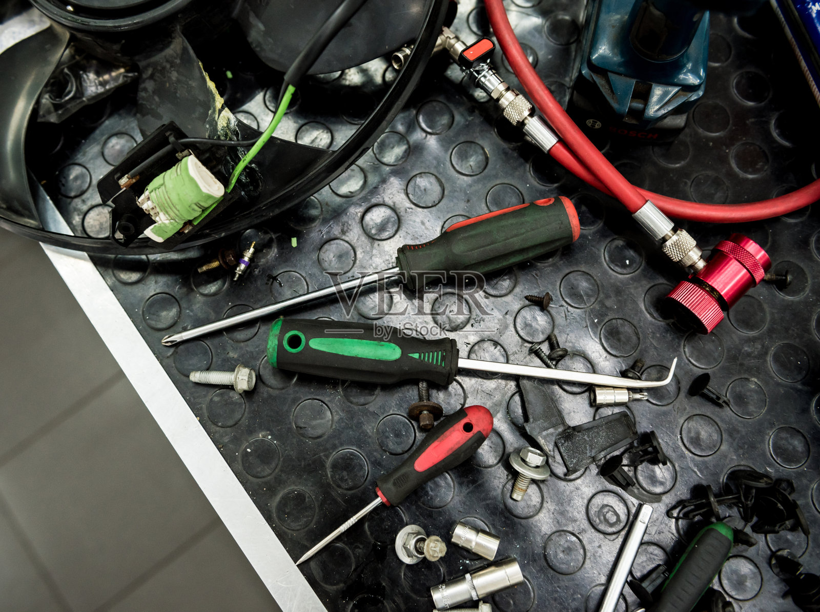 汽车维修工具。加油站关闭照片摄影图片