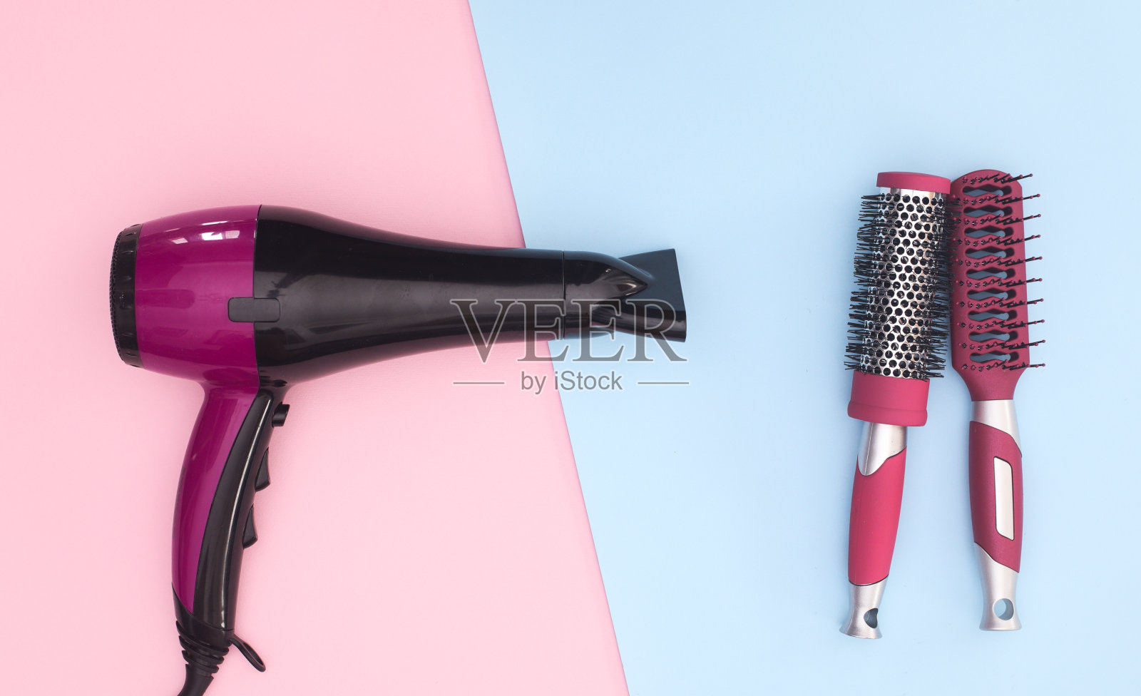 桌子上的发饰照片摄影图片