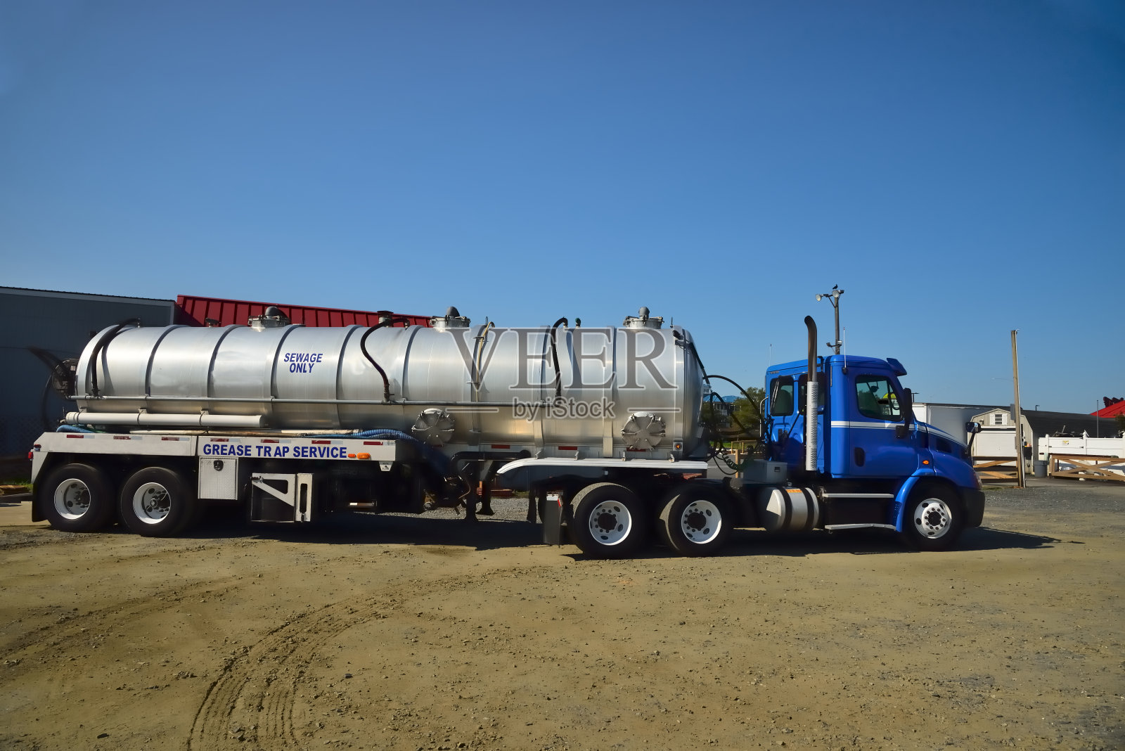 污水运输卡车照片摄影图片