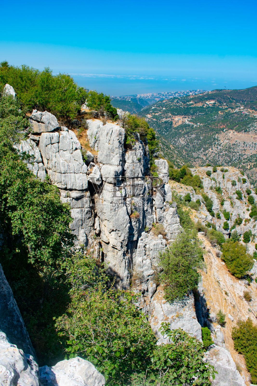 黎巴嫩山脉岩层照片摄影图片