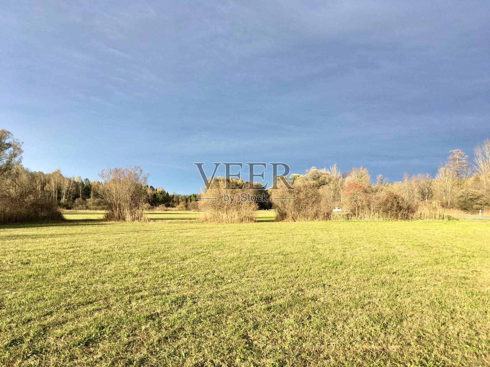 阿尔卑斯山föhn是阿尔卑斯山地区的föhn风的名字。照片摄影图片