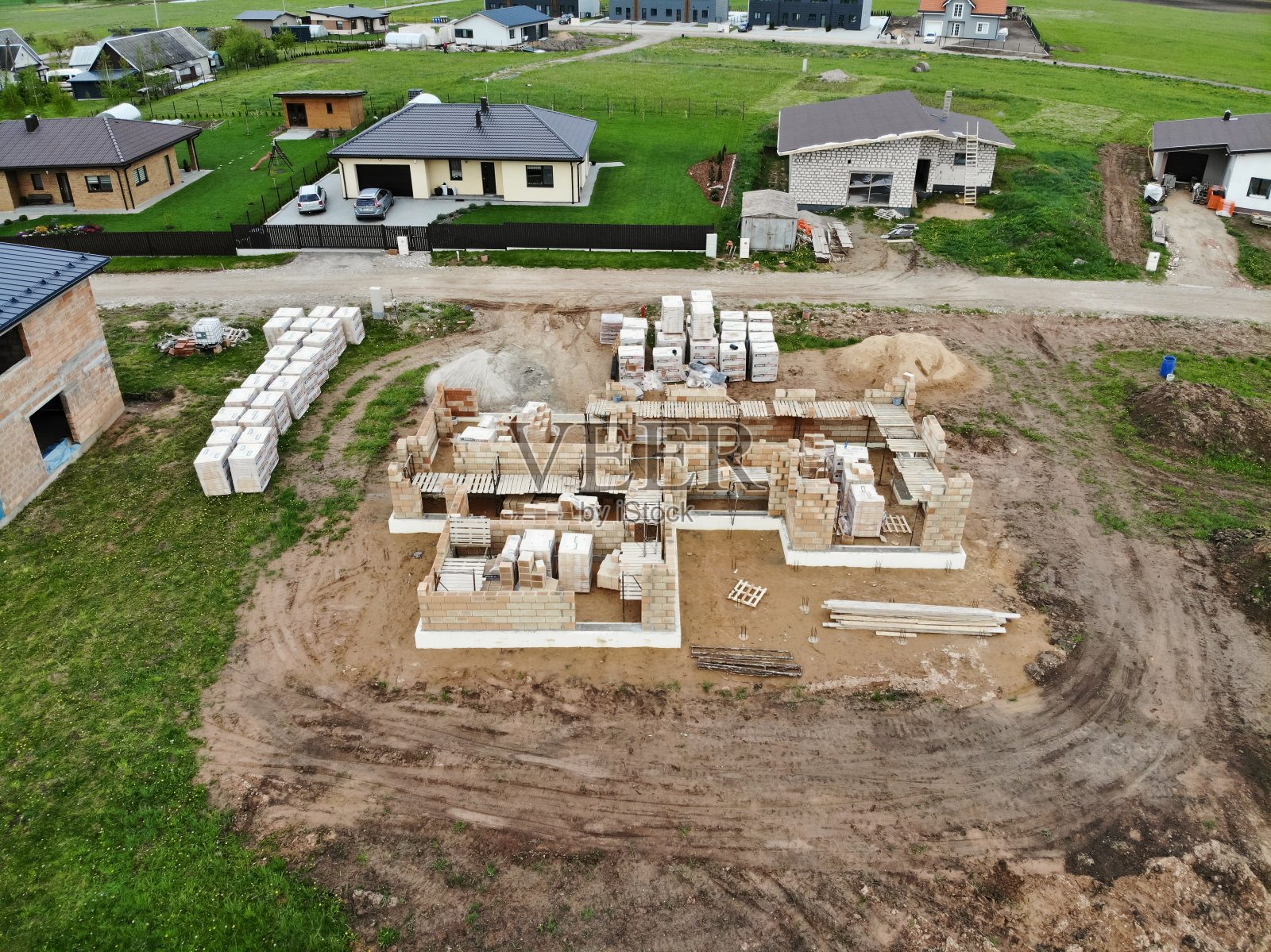 建筑工地正在砌砖照片摄影图片