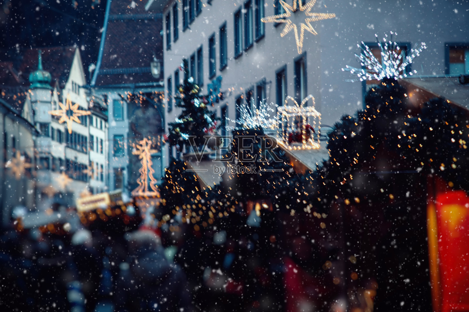 欧洲瑞士圣诞市场下雪照片摄影图片