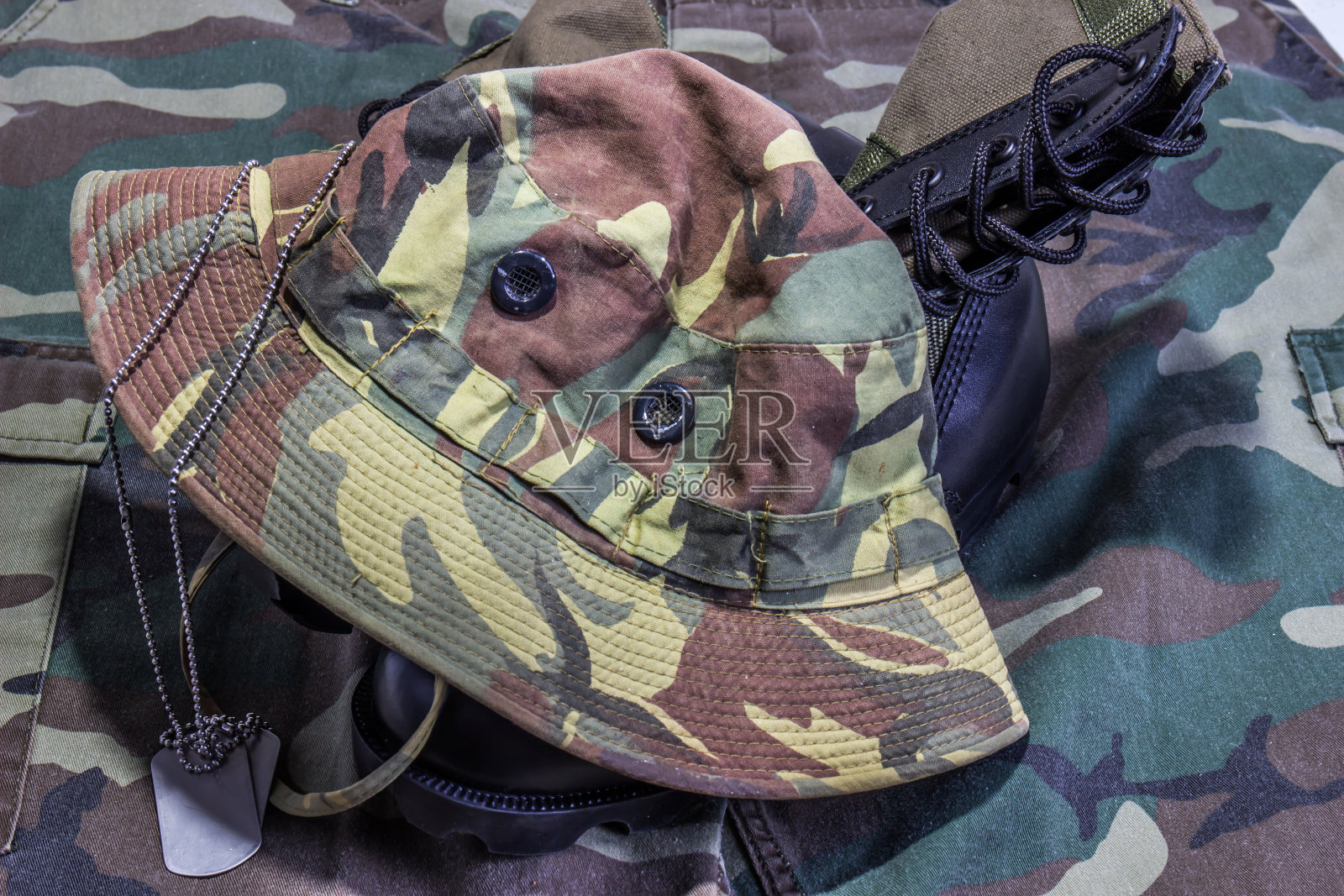 越南老兵丛林绿灌木帽子和制服照片摄影图片