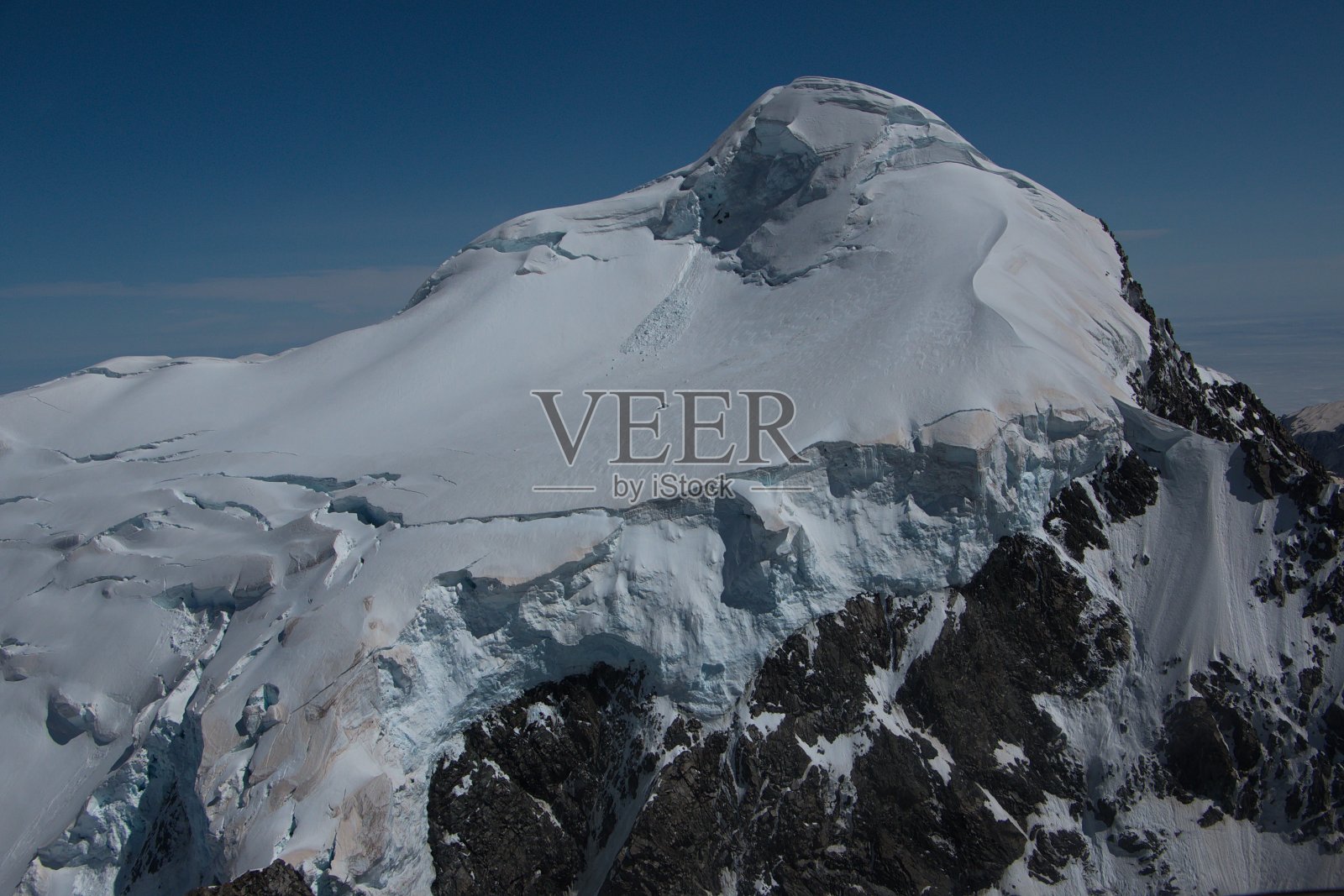 新西兰南岛库克山国家公园山上的鸟瞰图照片摄影图片