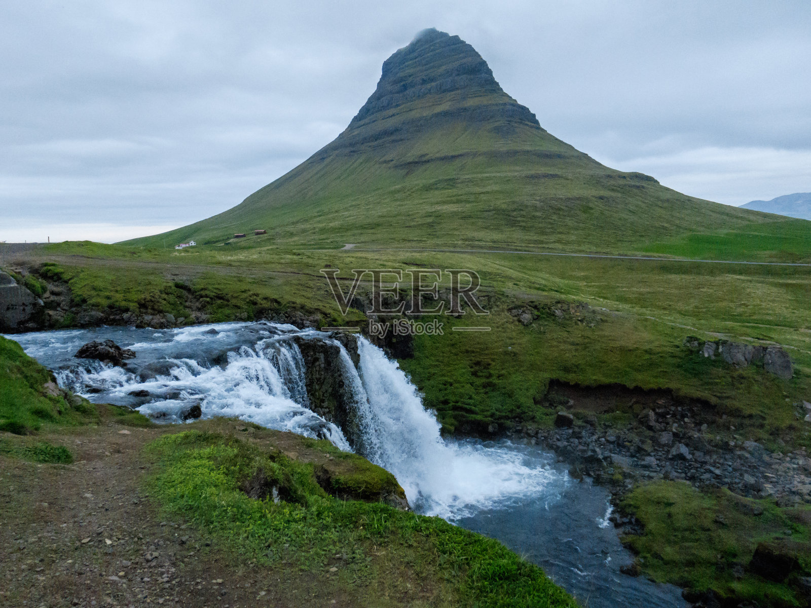Kirkjufellsfoss 冰岛照片摄影图片