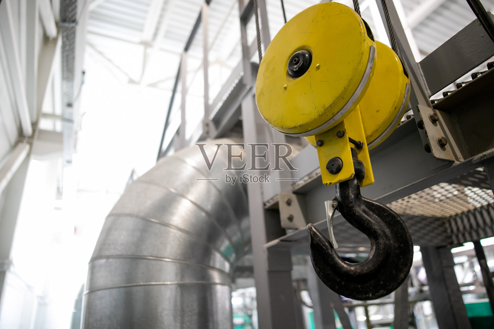 车间电动葫芦可旋转链钩、链块、牵引器照片摄影图片