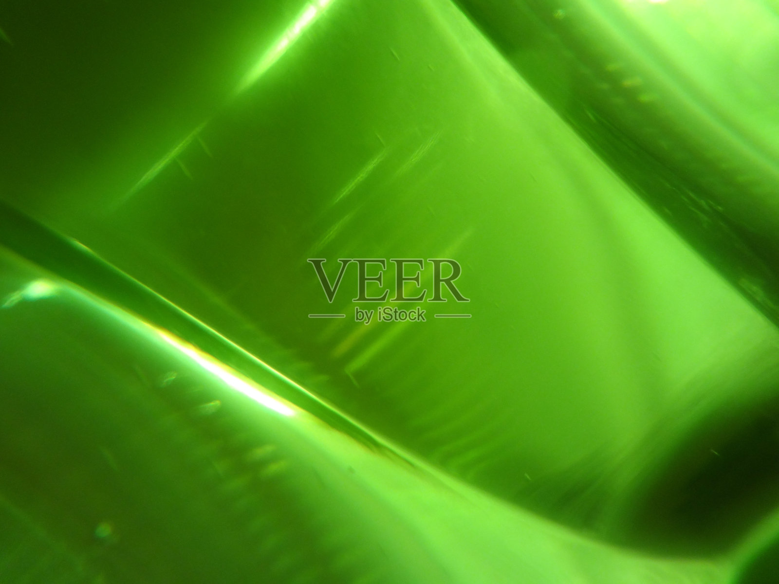 自然绿色散焦平滑抽象背景。散焦的自然背景。抽象的绿色散焦背景-自然照片摄影图片