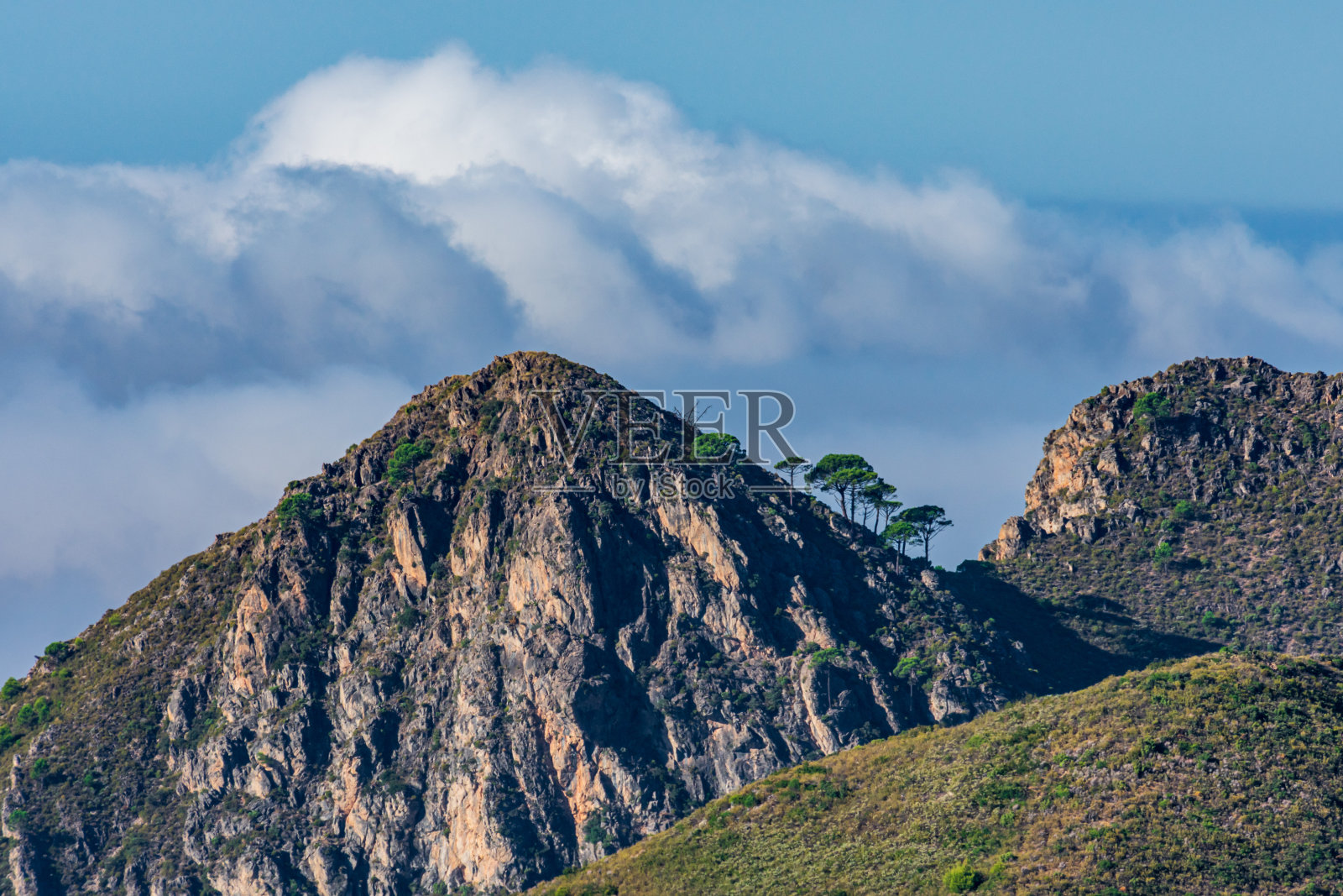 从山羊的高速公路上可以看到阿尔米哈拉山脉、特赫达和阿尔哈马照片摄影图片