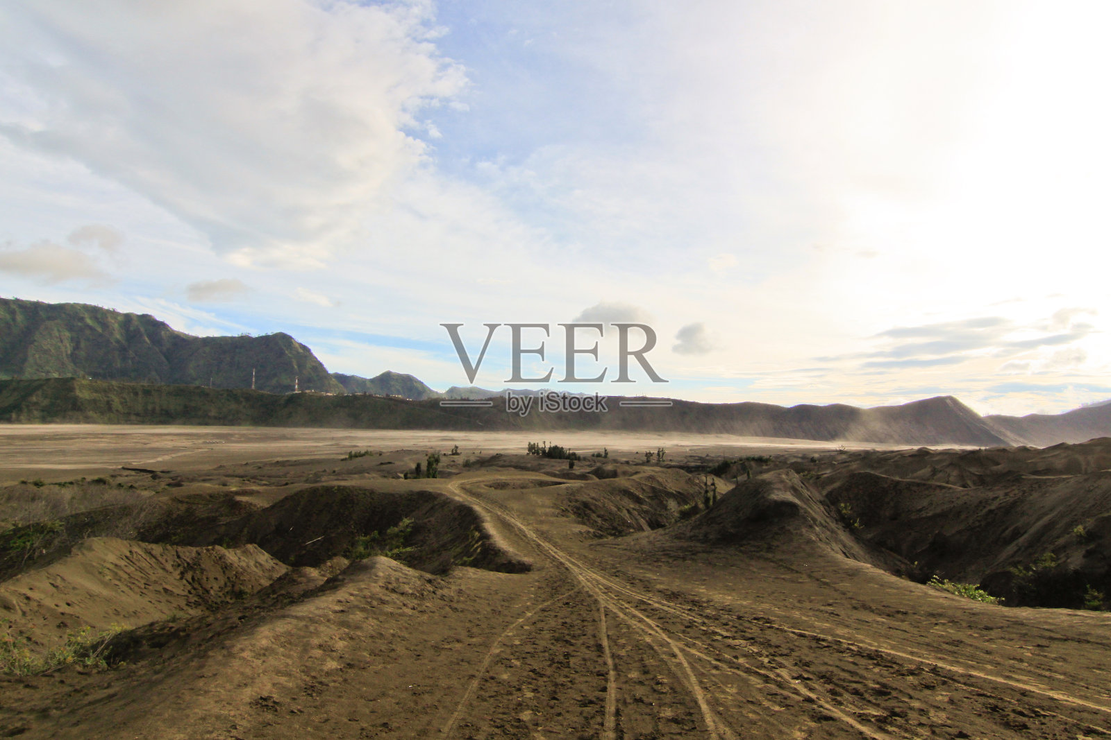 印度尼西亚爪哇岛腾格里塞缪国家公园的沙漠景观照片摄影图片