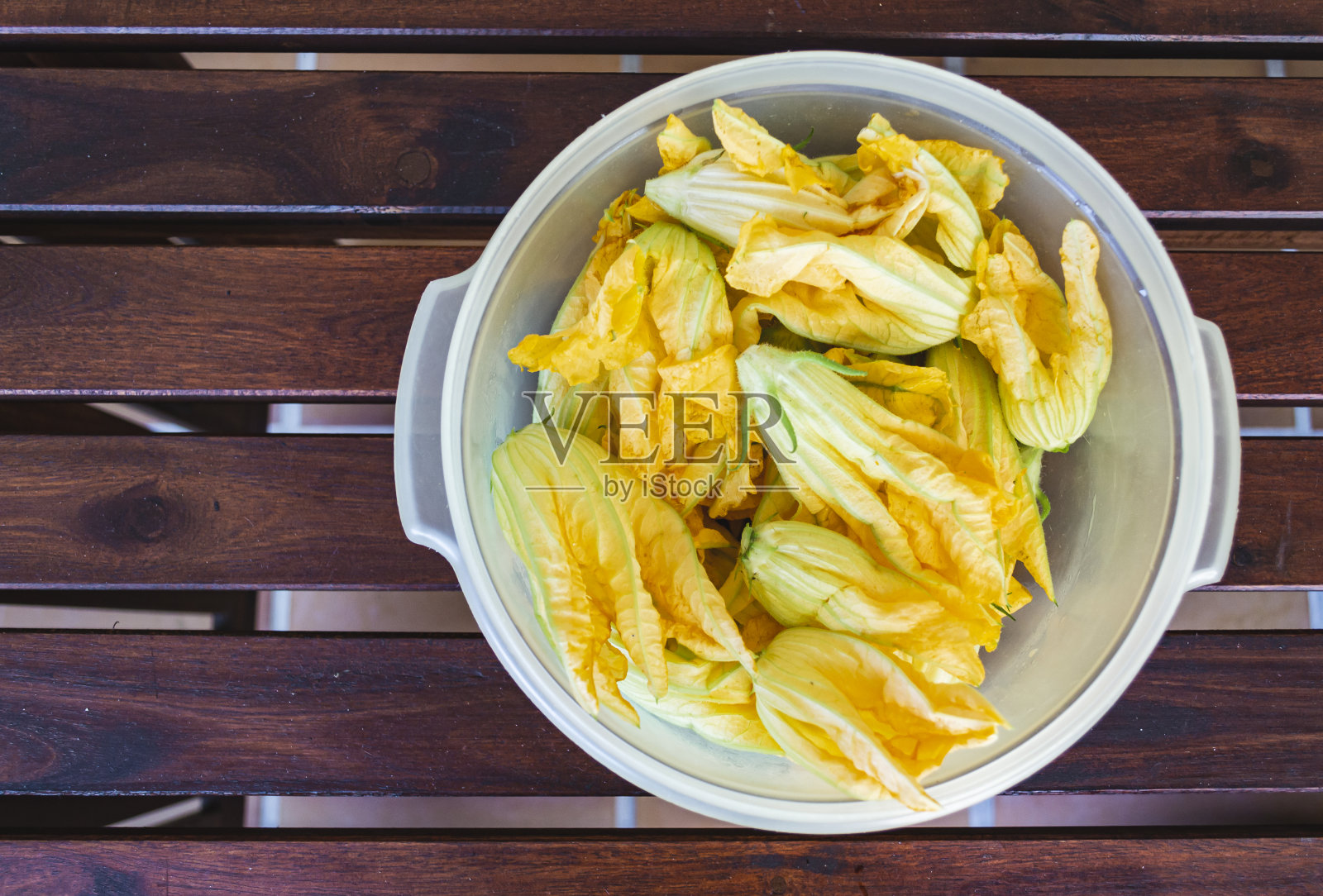 西葫芦花的特写。有机水果和蔬菜照片摄影图片