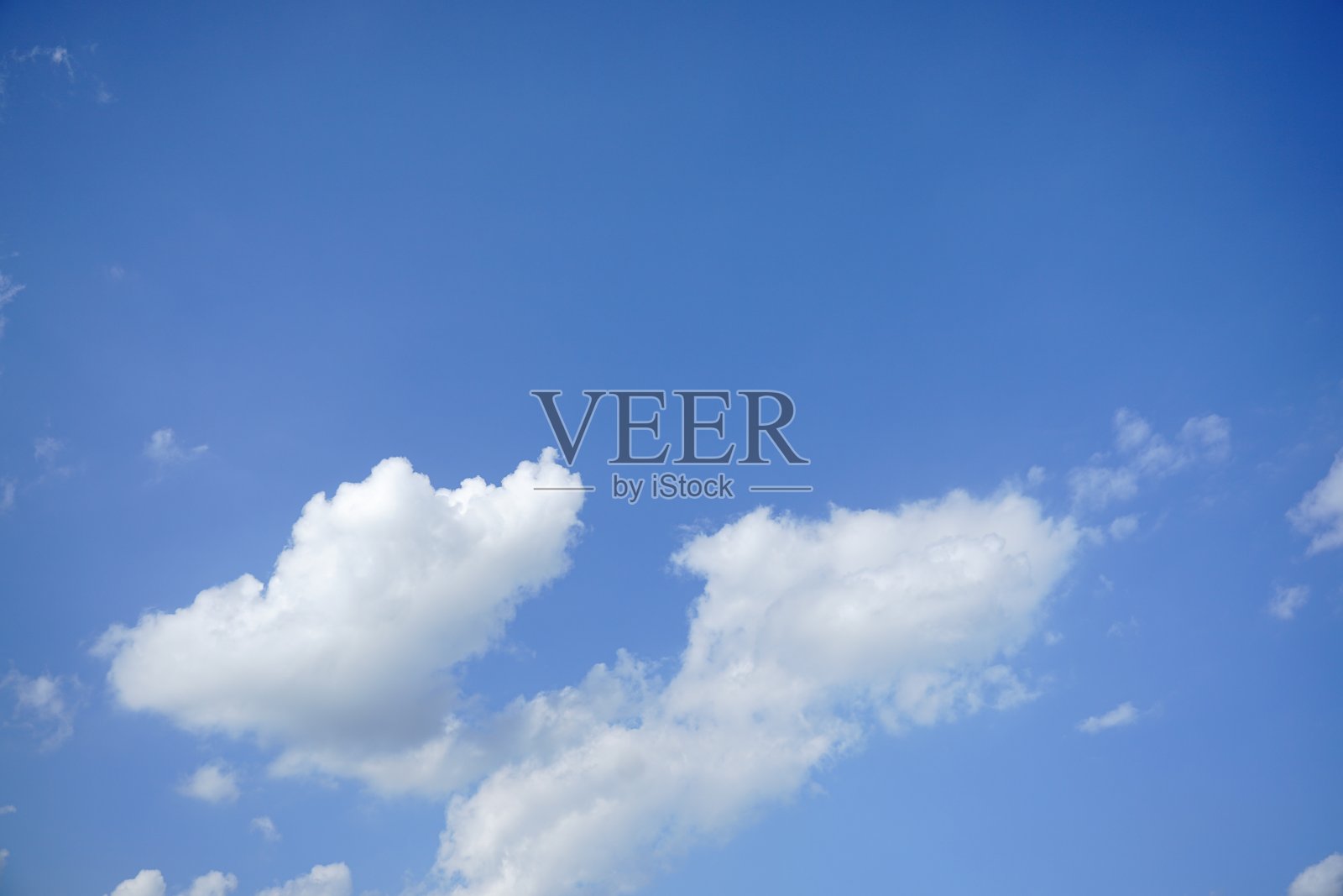 美丽的天空之上的云在自然界照片摄影图片