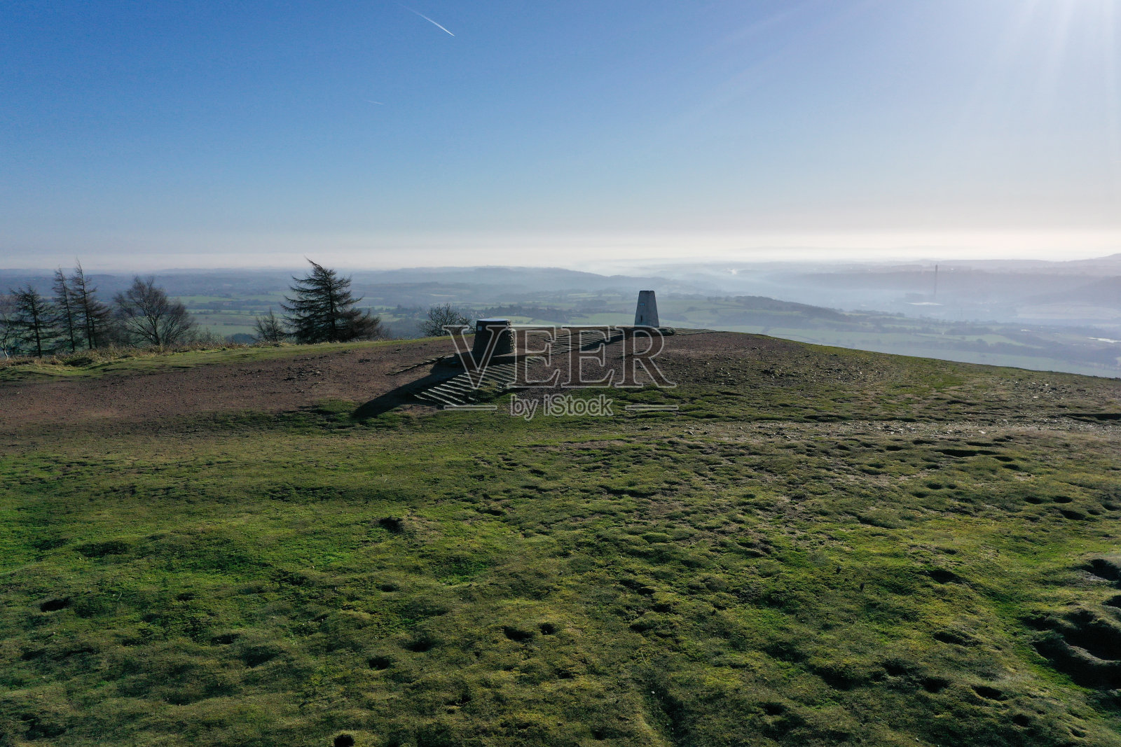 希罗普郡的Wrekin号在一个晴朗的早晨照片摄影图片