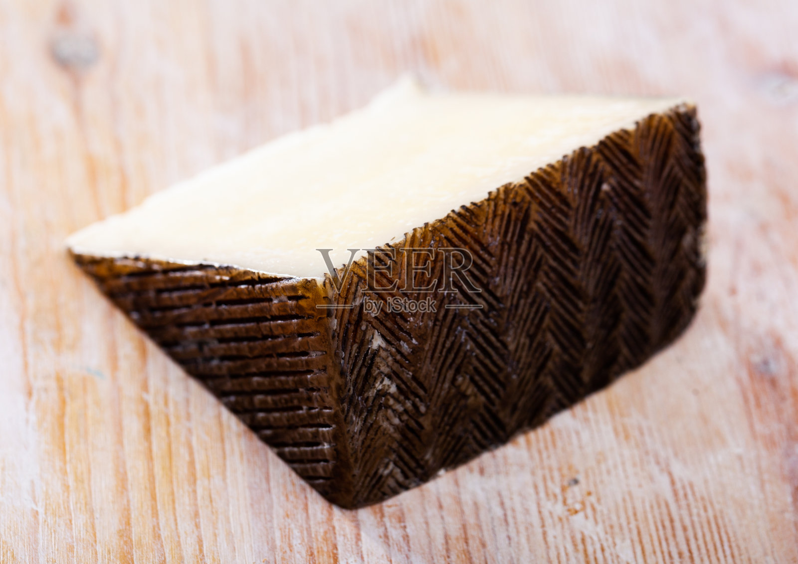 用羊奶做的西班牙硬奶酪照片摄影图片