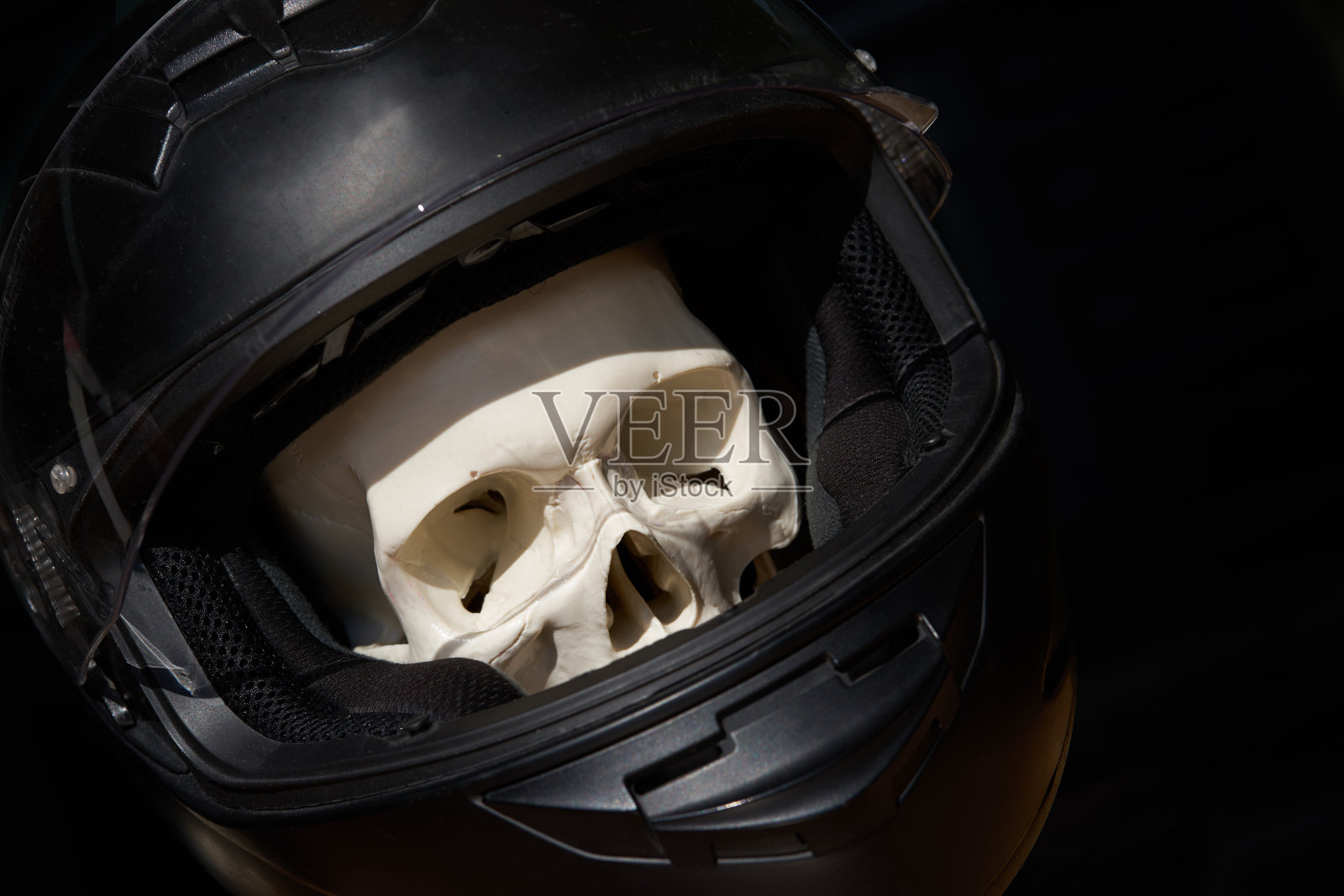 头骨的头盔照片摄影图片