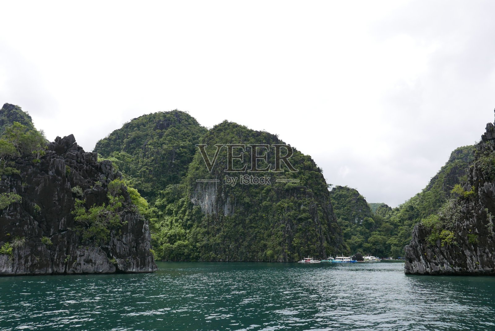 巴拉望布爽加科伦市的卡扬甘湖照片摄影图片