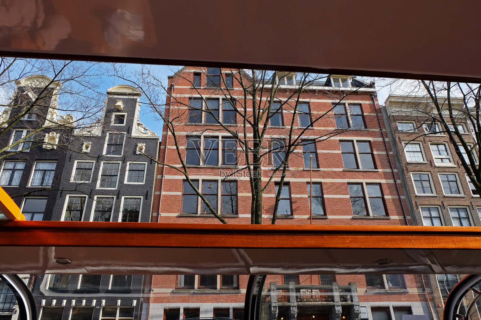 在荷兰阿姆斯特丹沿着王子运河航行照片摄影图片