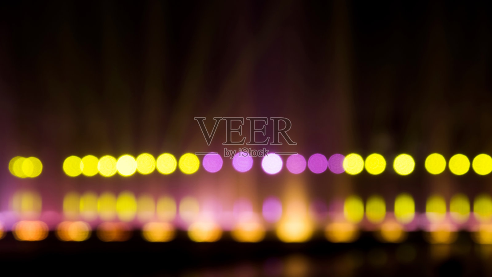 湖边的抽象散聚焦光照片摄影图片