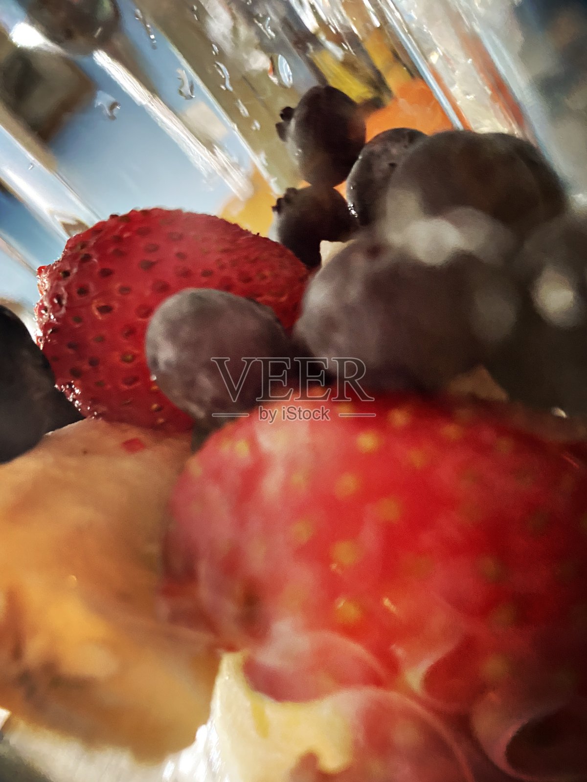 搅拌机里的水果照片摄影图片