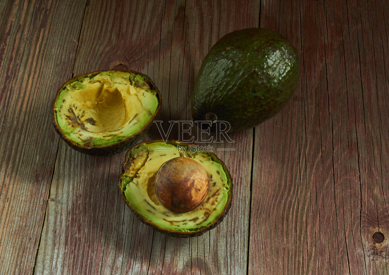 牛油果及种子照片摄影图片