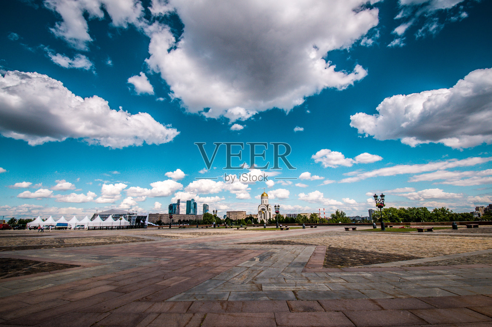 俄罗斯莫斯科波克洛纳亚山广场上的圣乔治胜利教堂照片摄影图片