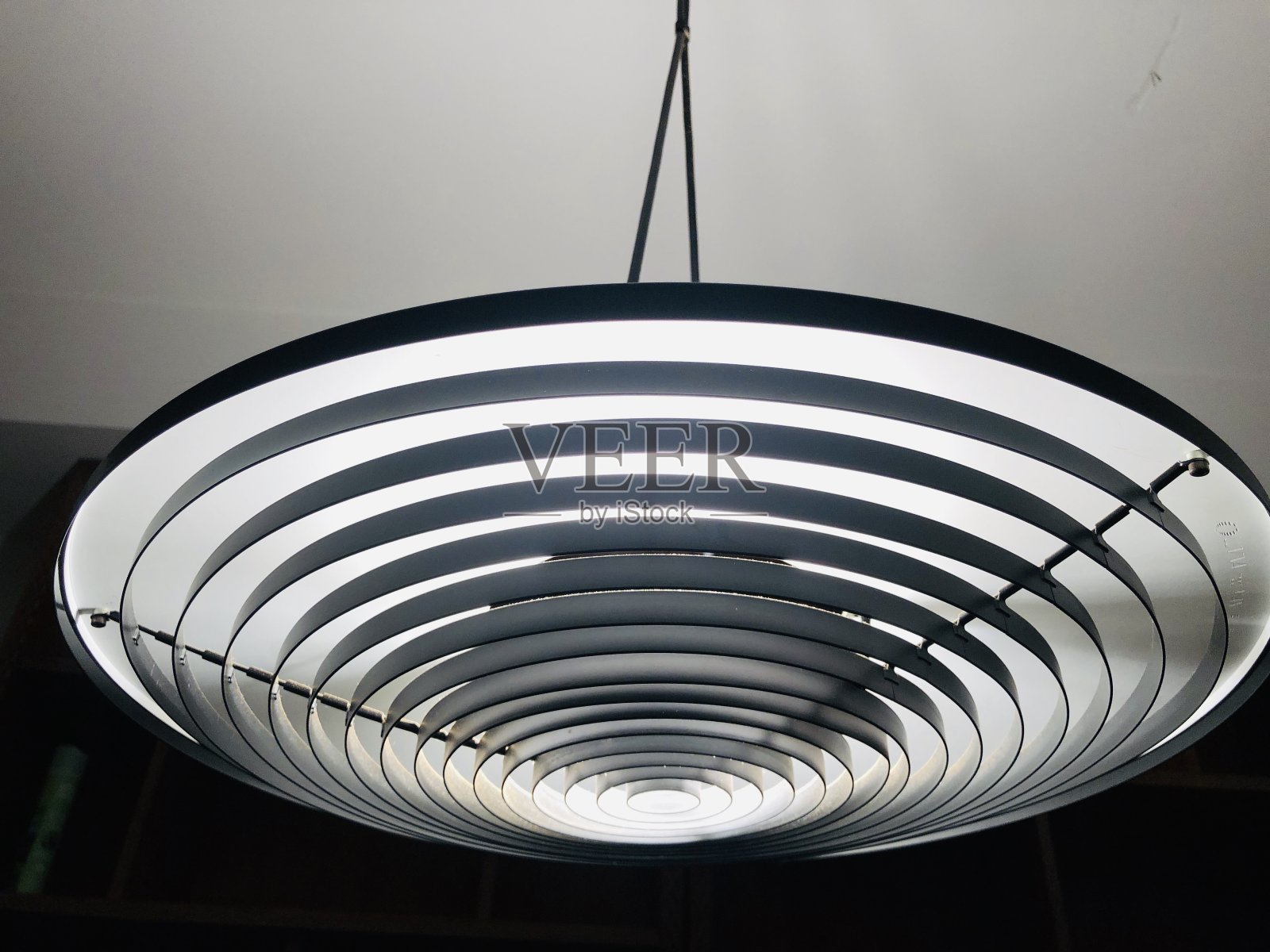 带顶挂灯照片摄影图片