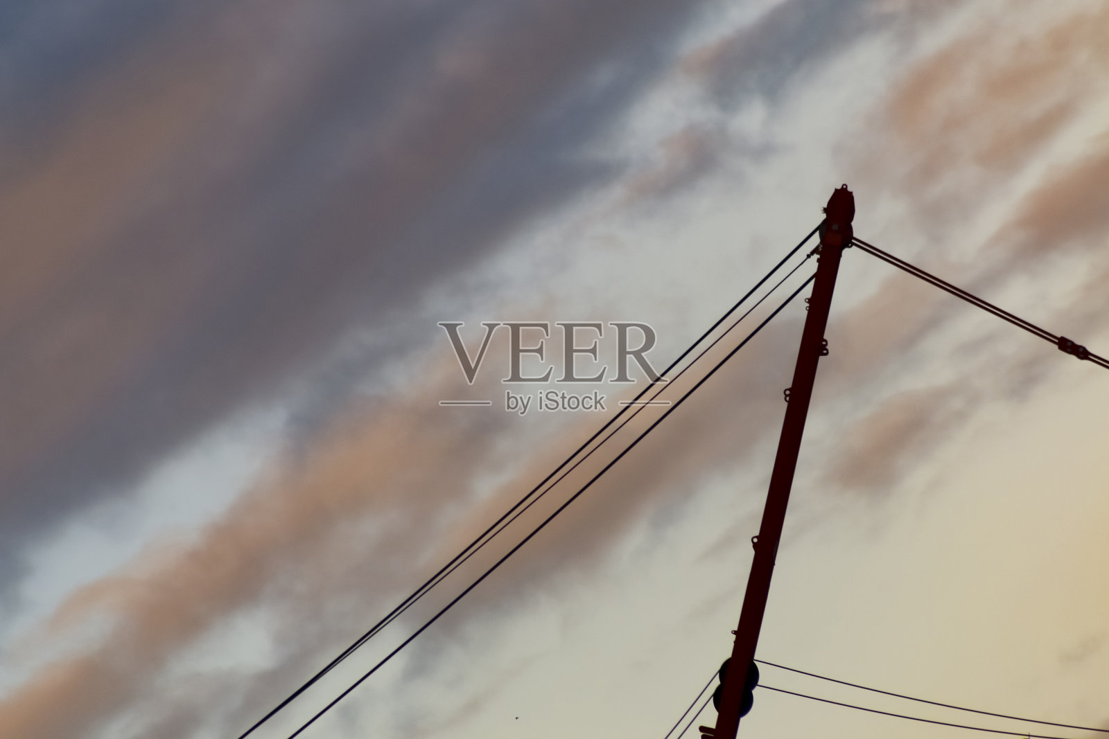 靠近吊车设备顶对黄昏的天空照片摄影图片