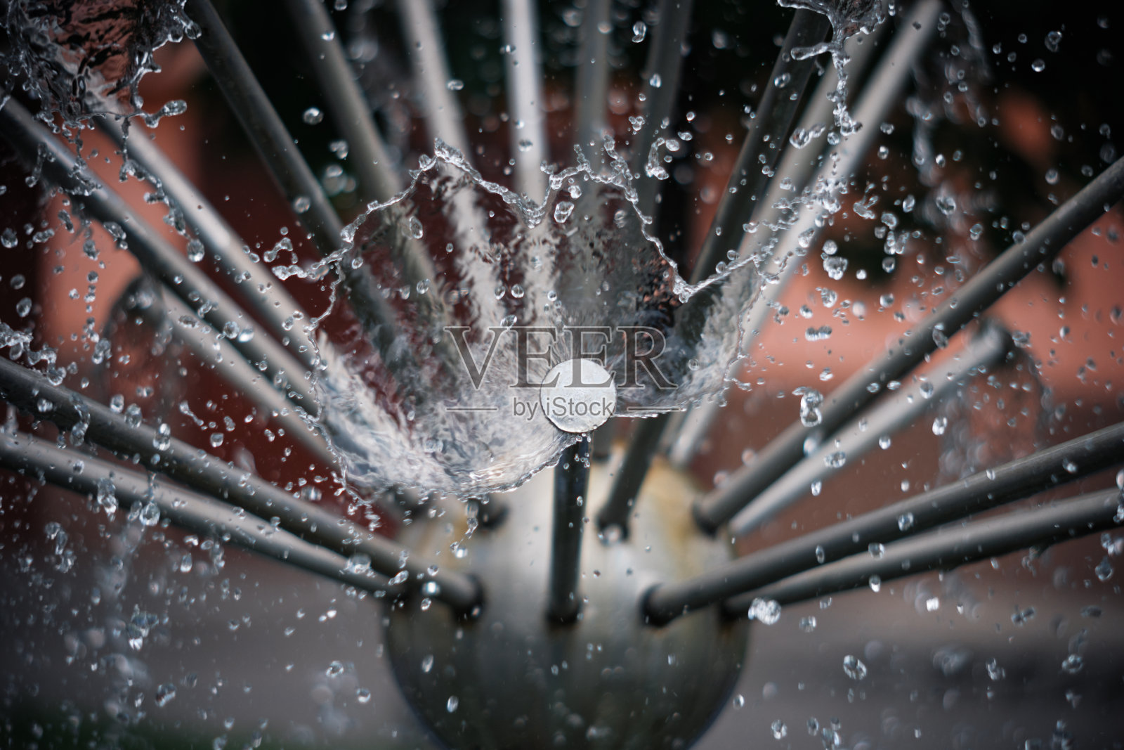 现代喷泉喷溅水公园照片摄影图片