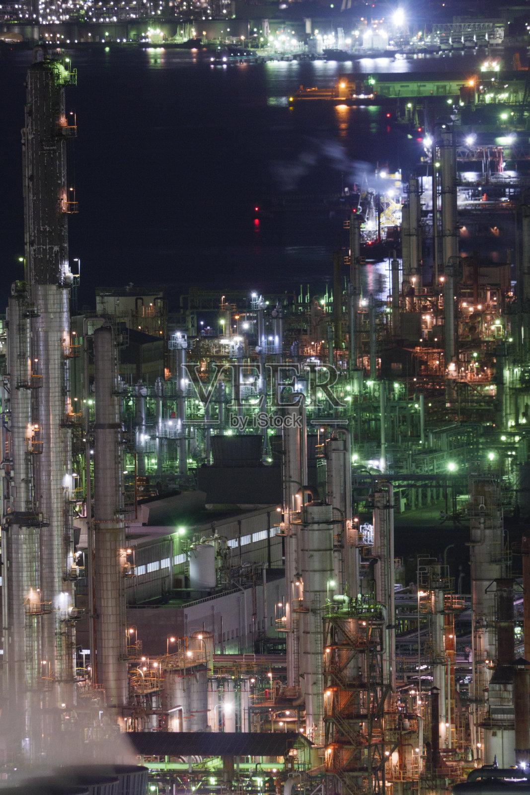 夜晚的Yokkaichi复合体照片摄影图片