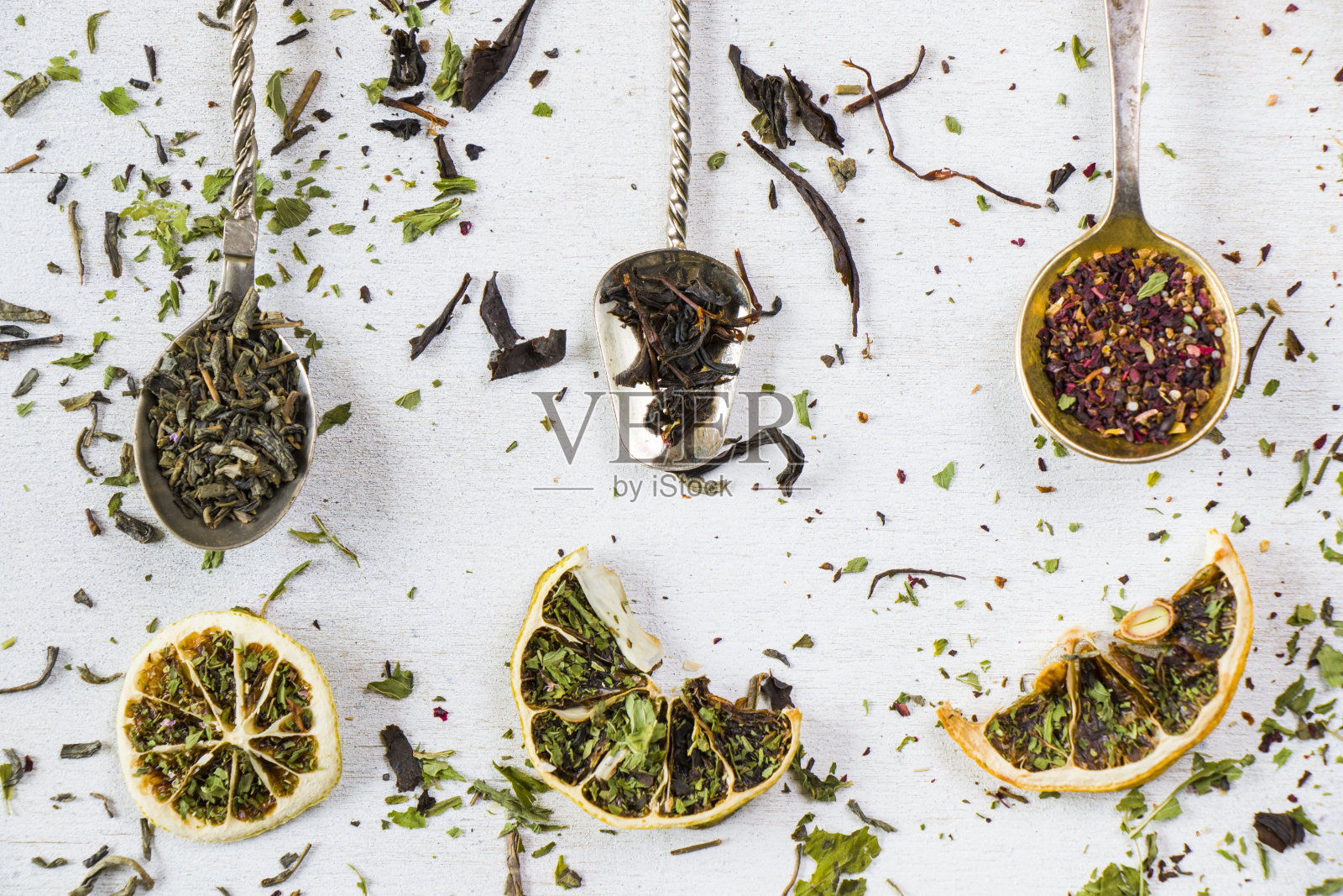 一套茶,古老的银器勺子照片摄影图片