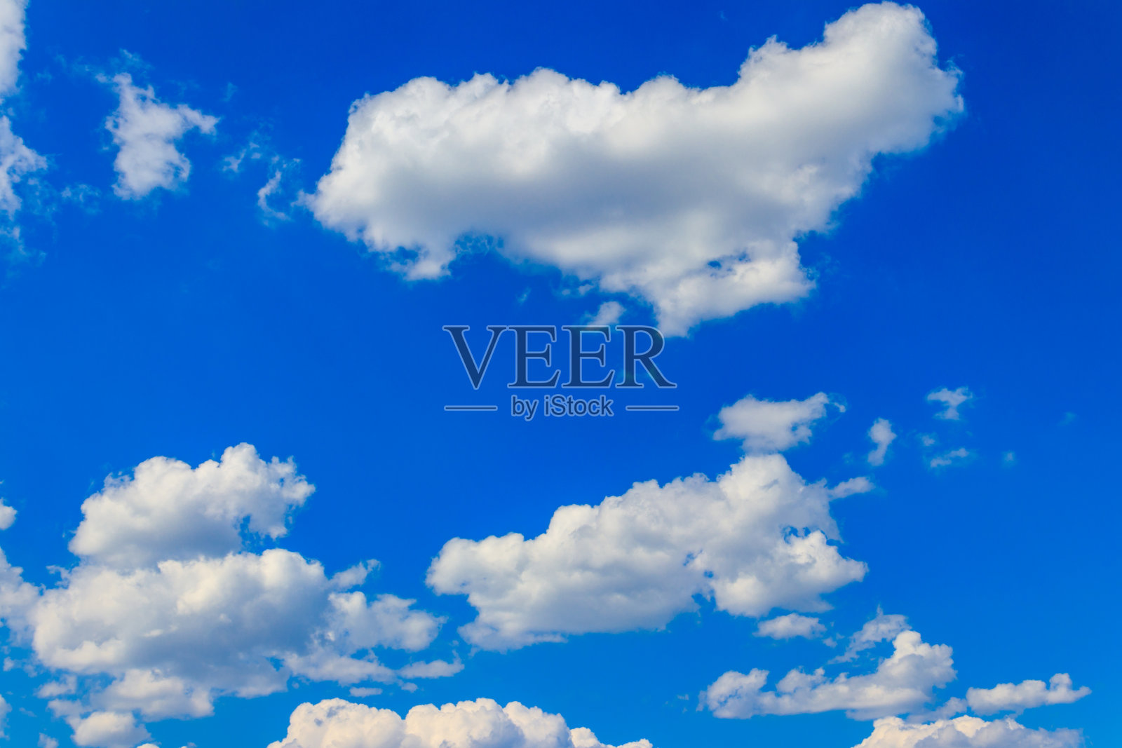 蓝天里的白云照片摄影图片