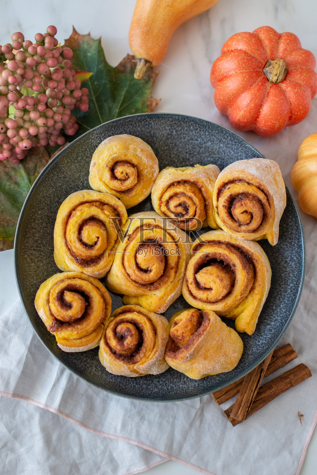 南瓜肉桂卷照片摄影图片