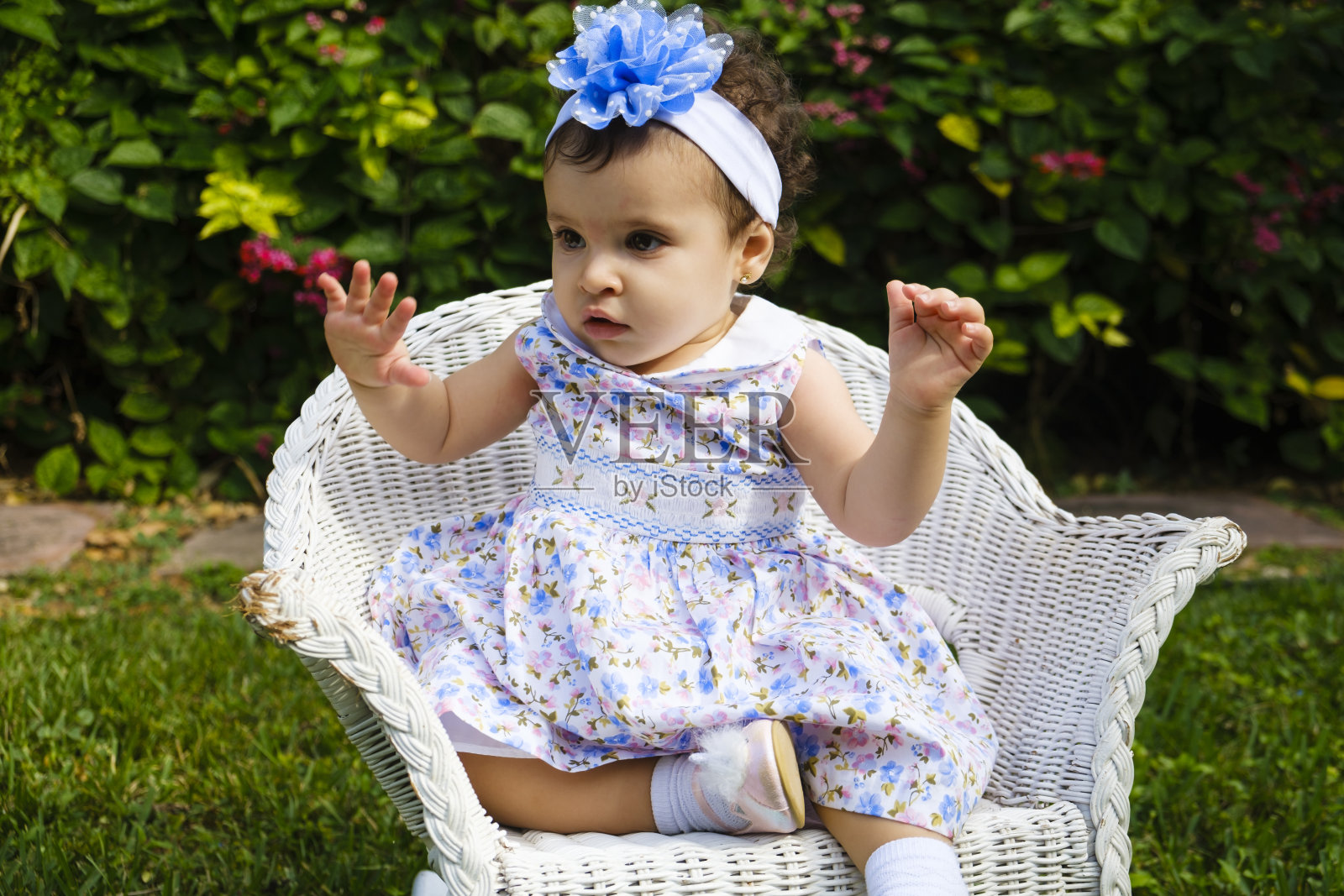 美丽的小女孩照片摄影图片