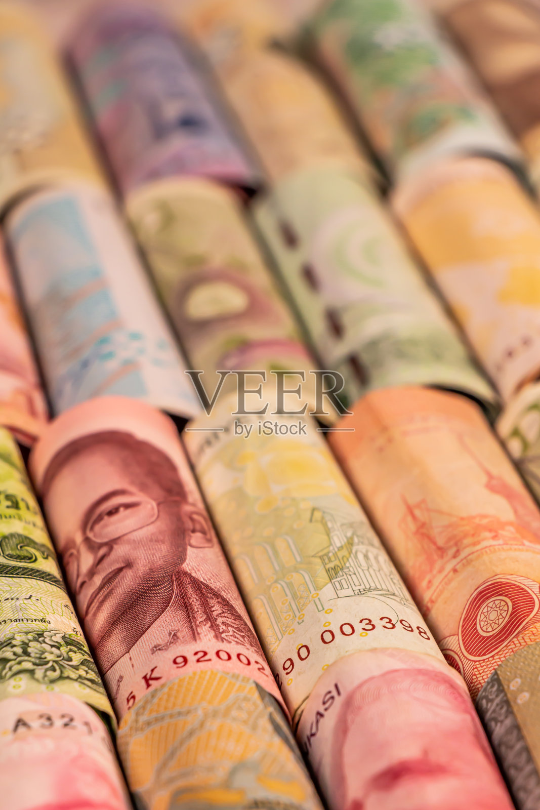 彩色钞票卷照片摄影图片