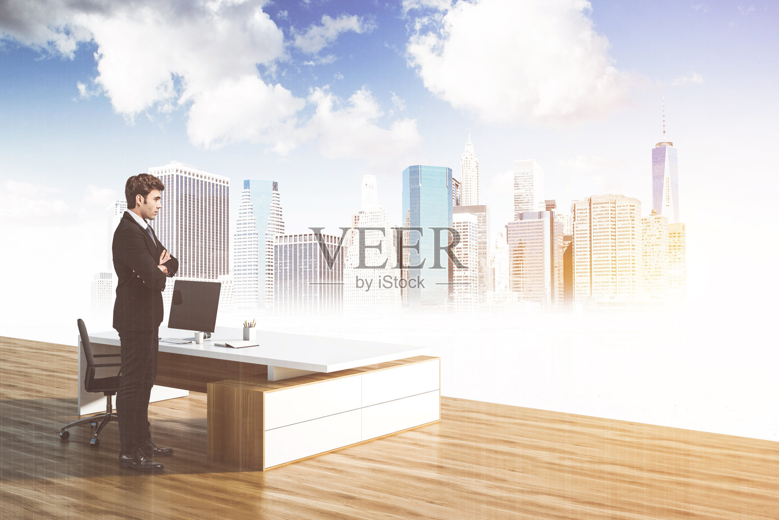 全景CEO办公室的男人照片摄影图片