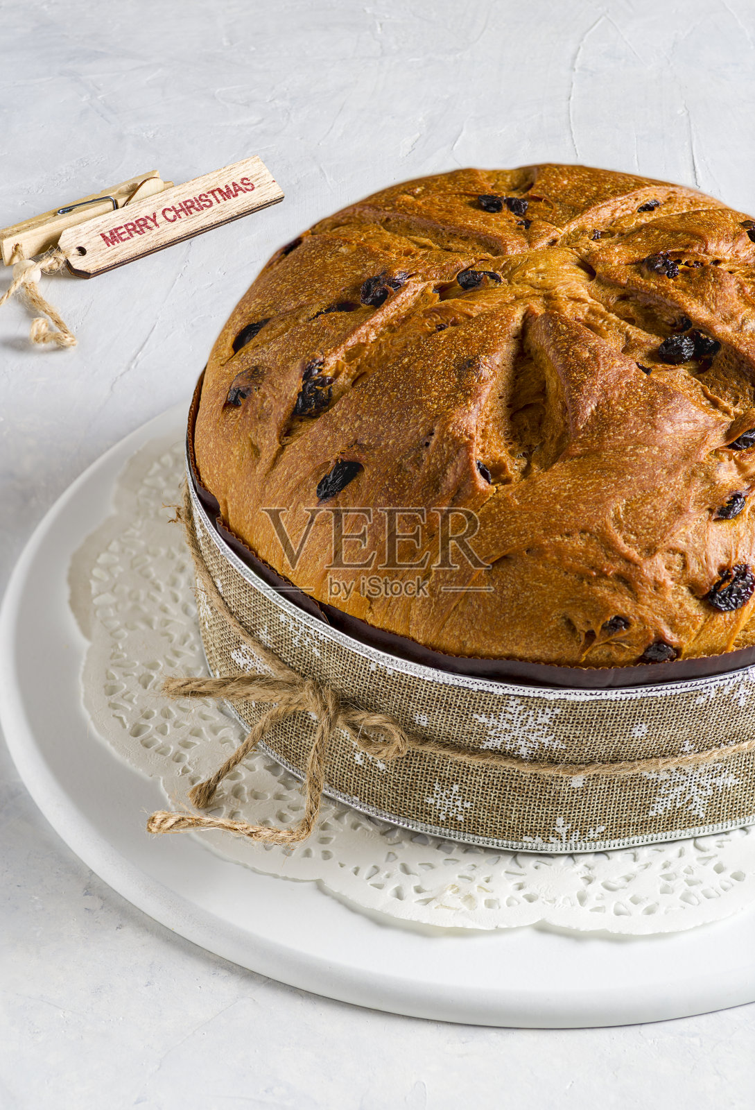 潘妮朵,典型的意大利圣诞蛋糕。前视图。照片摄影图片