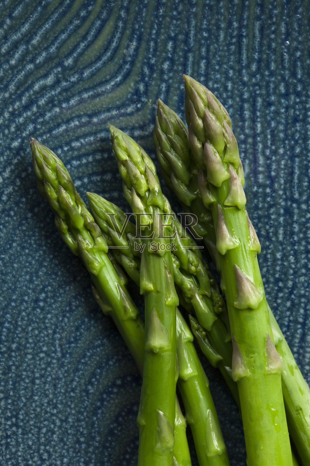 蓝盘芦笋照片摄影图片